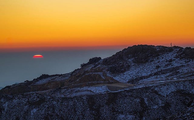 Snowfall transforms Saudi mountains into a winter paradise