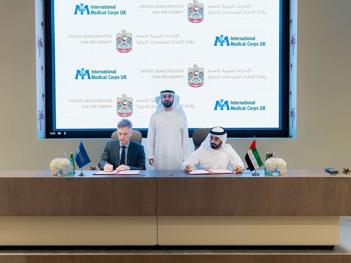 The agreement was signed in the presence of DrTareq Ahmed Al Ameri, Chairman of the UAE Agency for International Aid, by Rashed Salem Al Shamsi, Executive Director of Logistics Services at the Agency, and David Eastman, Director General of International Medical Corps.