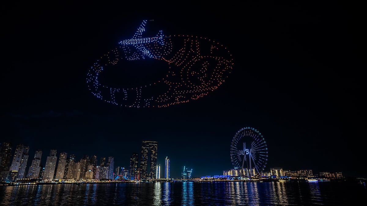 +1,000 LED drones, stunning visuals, and pyrotechnic thrills light up the night sky during Dubai Shopping Festival.