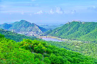 The Supreme Court of India has put in abeyance its earlier order accepting a revised definition of the Aravalli Hills.
