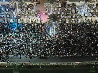 The crowd at Burj Khalifa