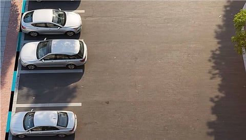 Abu Dhabi activates nearly 4,700 paid parking spaces to ease congestion in key industrial zones.