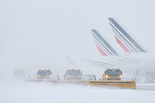 Snowstorm disrupts flights as Orly Airport battles ice
