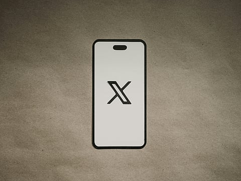 X is facing some issues