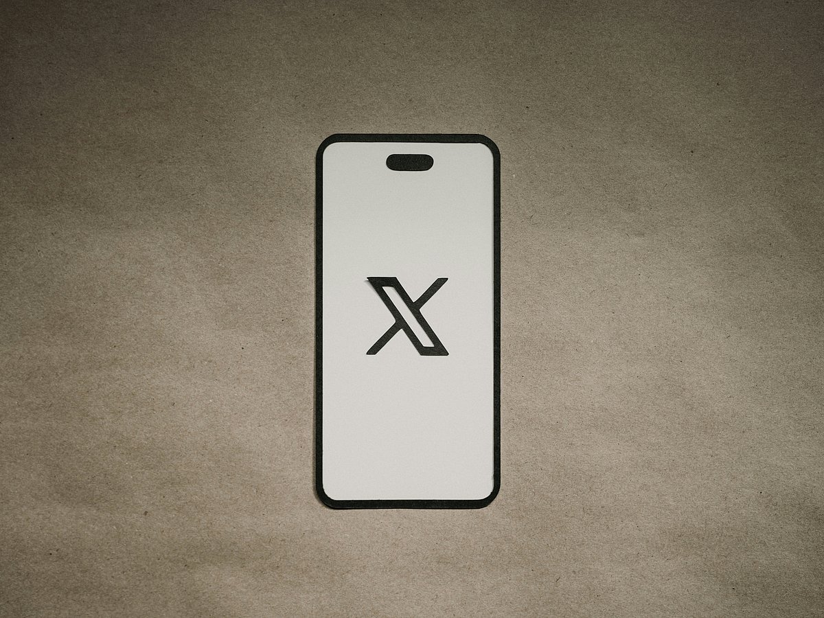 X is facing some issues