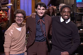 Gaten Materazzo, Finn Wolfhard and Caleb McLaughlin in the skitch 