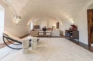 Vaulted rooms, patios and gentle landscapes that soothe the soul.