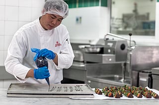 Bustanica, Emirates Flight Catering’s vertical farm in Dubai, produces leafy greens and food products for airline and non-aviation catering markets.