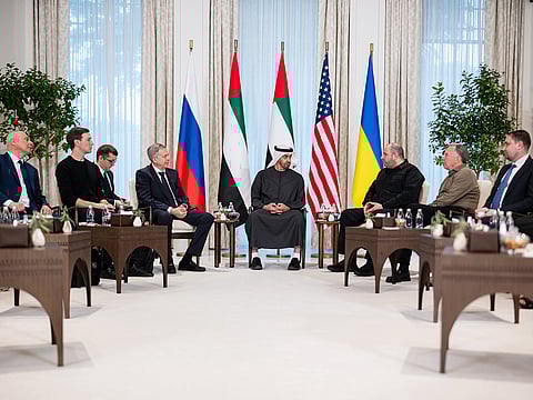 His Highness President Sheikh Mohamed bin Zayed Al Nahyan receives the heads of delegations participating in the UAE-hosted trilateral talks between the United States, Russia and Ukraine, at Al Shati Palace. 