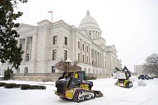 US winter storm grounds flights and knocks out power