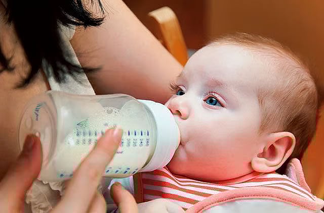 The product is intended for infants from birth to six months (For illustrative purposes only.)