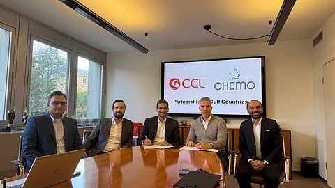 CCL Pharmaceuticals & Life Sciences and Chemo leadership at the signing of the strategic collaboration agreement