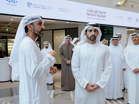 Sheikh Hamdan approves three projects in mobility, health, and travel