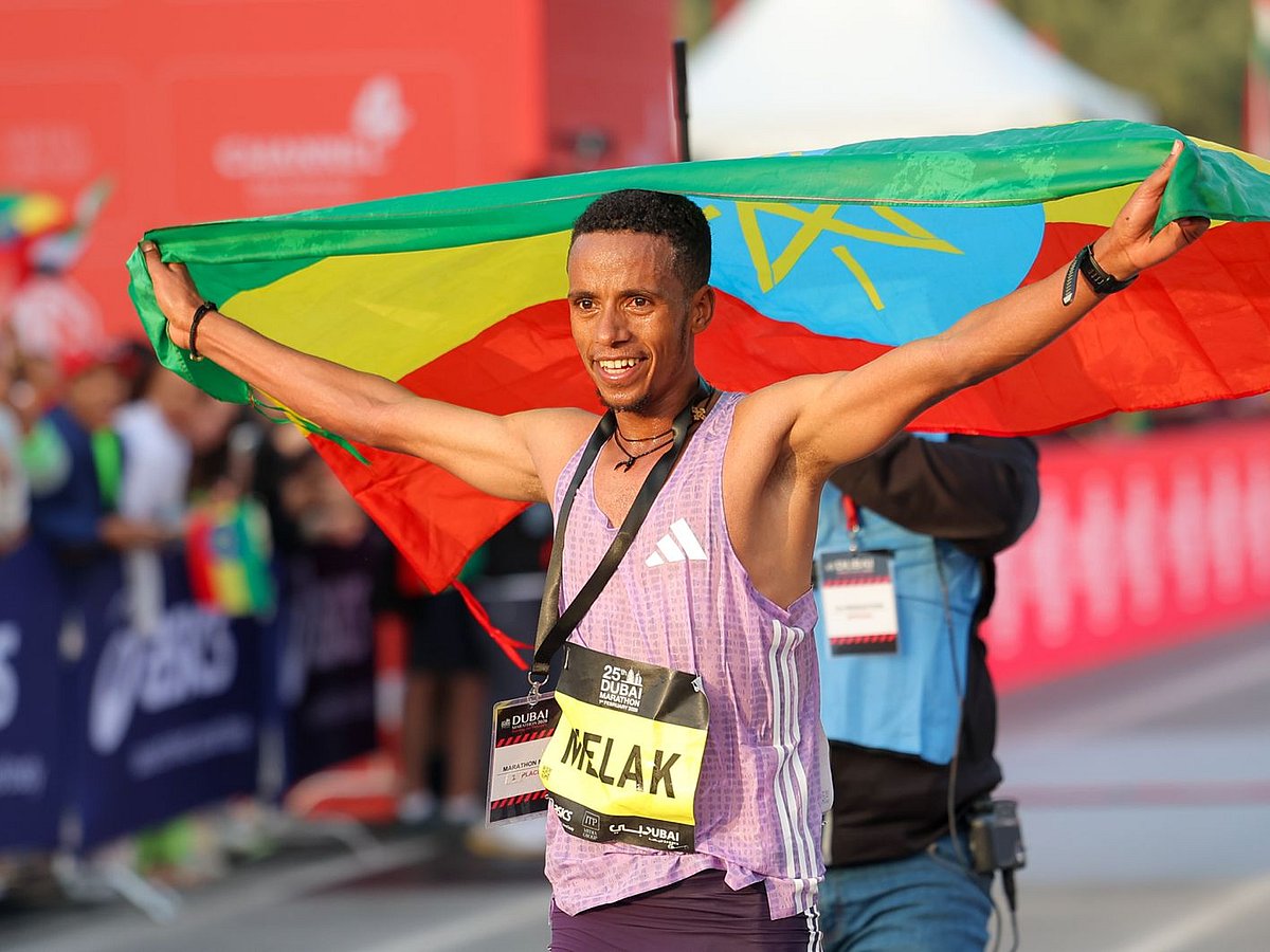 Nibret Melak from Ethiopia wins the 25th anniversary edition of the Dubai marathon. 