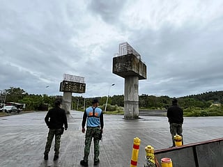 Department of Public Works and Highways Sec. Vince Dizon was dismayed over the long-delayed flyover project sa Malabog, Daraga, Albay. He learnt that it is only 12% completed after a five-year delay. A probe and rebidding of the project was ordered.