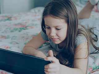 Spain moves to ban social media for unders-16s 