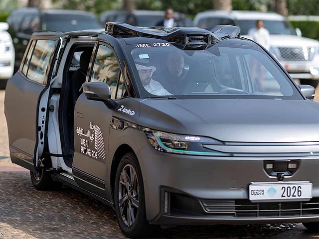 Sheikh Hamdan launches Dubai’s first autonomous RT6 taxis