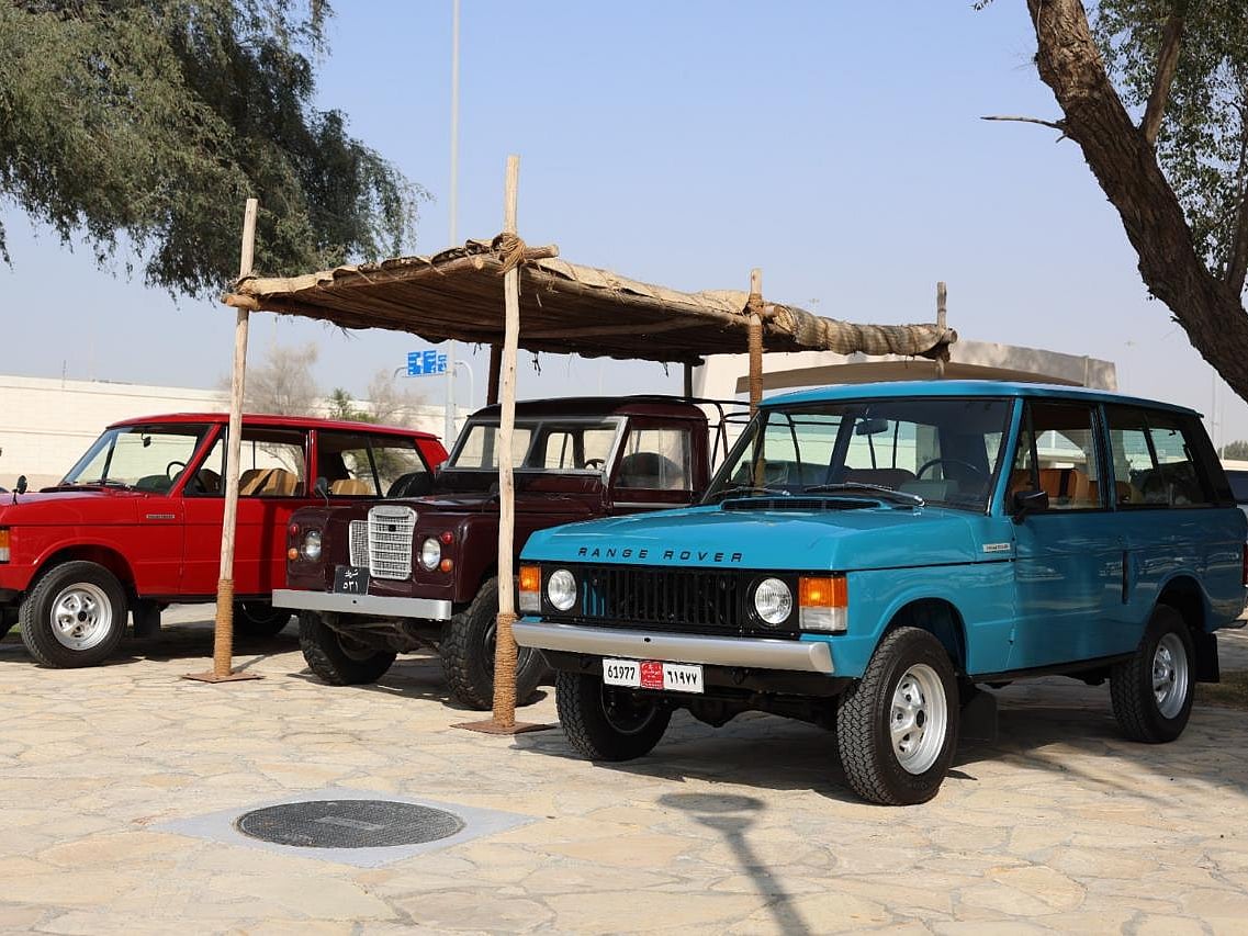 A large number of classic vehicle enthusiasts took part in the parade, featuring vintage four-wheel-drive and saloon cars dating back to the 1950s and 1960s