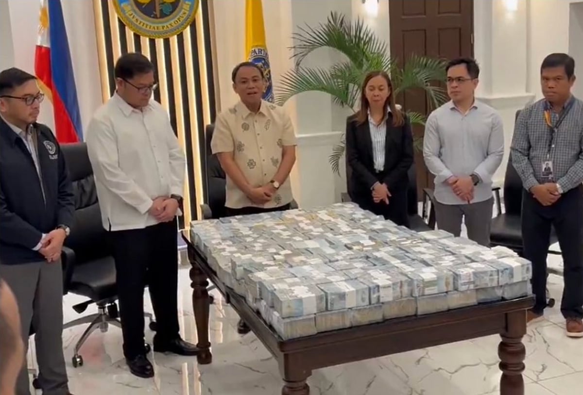 ₱110 million cash bomb from flood scammer to whistleblower: On November 28, 2025, Henry Alcantara — Bulacan flood project whistleblower — handed over a truckload of ₱110 million straight to the government via his lawyer, flipping the script as the star state witness in the multi-billion-peso flood control heist against bigwigs.
