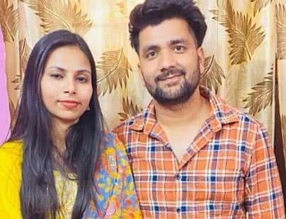 The deceased were identified as Rekha (26), a resident of Sector 58 in Noida, and Sumit (32), a resident of Trilokpuri in Delhi.