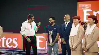 Rohit Sharma hugs Wasim Akram and internet loves it