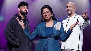 For the Abu Dhabi episodes, acclaimed playback singer and composer Madhubanti Bagchi appears as a special guest judge.