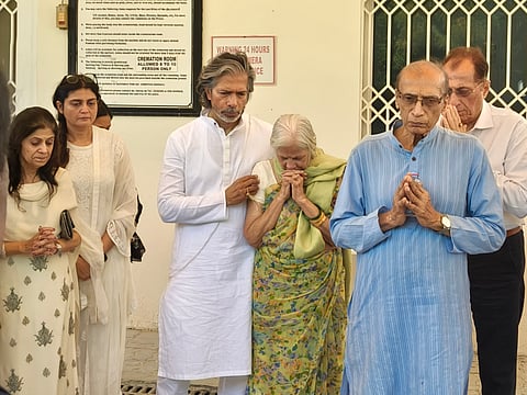 An inconsolable Neel with his mother Tarulatta after bidding farewell to Ramesh Shukla, the legendary lensman.