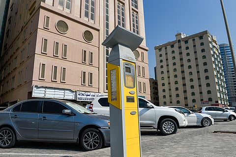 Parking spaces surrounding mosques will be free for one hour