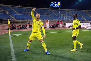 Ronaldo's new slam dunk celebration