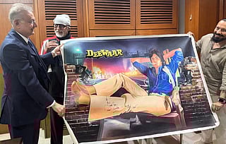 Amitabh Bachchan makes Dubai businessman’s day by marking Deewar’s 51st anniversary