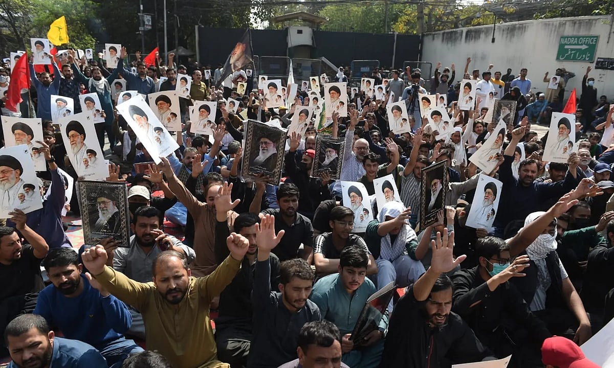 Pakistan: Nach der Ermordung Khameneis brechen gewaltsame ...