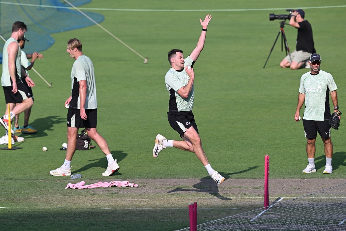 Underdogs New Zealand eye T20 World Cup final