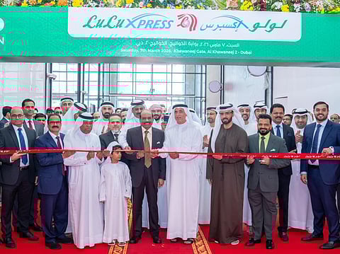 Essa Abdullah Al Ghurair, Chairman of Dubai Awqaf & Minors Affairs Foundation, inaugurates Lulu Xpress – Al Khawaneej, in the presence of Ali Mohammed Al Muttawa, Secretary General of AWQAF Dubai, and Yusuffali M. A., Chairman of Lulu Group, along with other dignitaries.