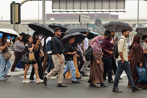 Traffic jam due to a breakdown or adverse weather? The UAE Labour Law has three exceptions where your travel time must be counted as paid work.
