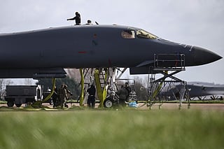 US C-5M Super Galaxy transport jet arrives at UK base