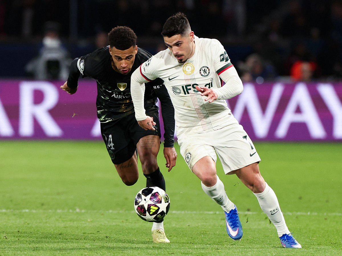 Pedro Neto apologies for his actions against PSG