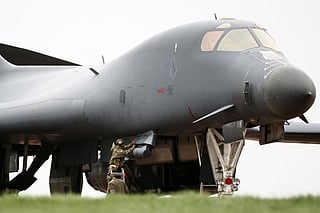 US military prepares B-1B bombers at UK airbase