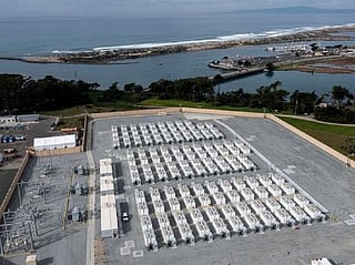 The US has said it will not slap "anti-dumping" during on batteries imported from China. Photo shows a massive bank of Tesla "Megapack" batteries in California. 