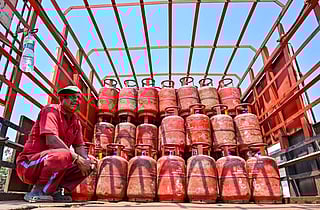 Authorities have said that a surge in advance bookings of LPG cylinders driven by consumer anxiety is beginning to ease.
