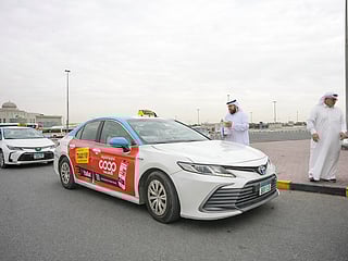 Sharjah Taxi distributes 21,000 iftar meals to drivers