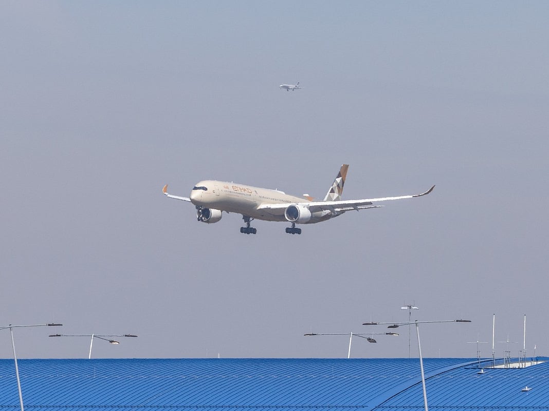 Etihad Airways 