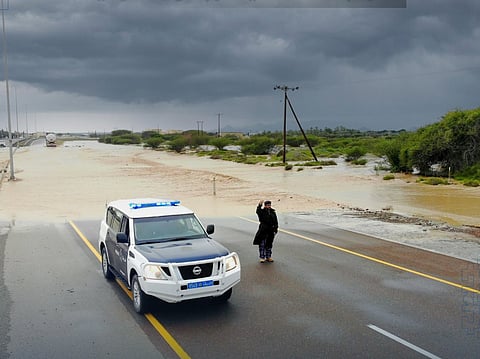 Heavy rain sweeps away three vehicles in Oman, one dead