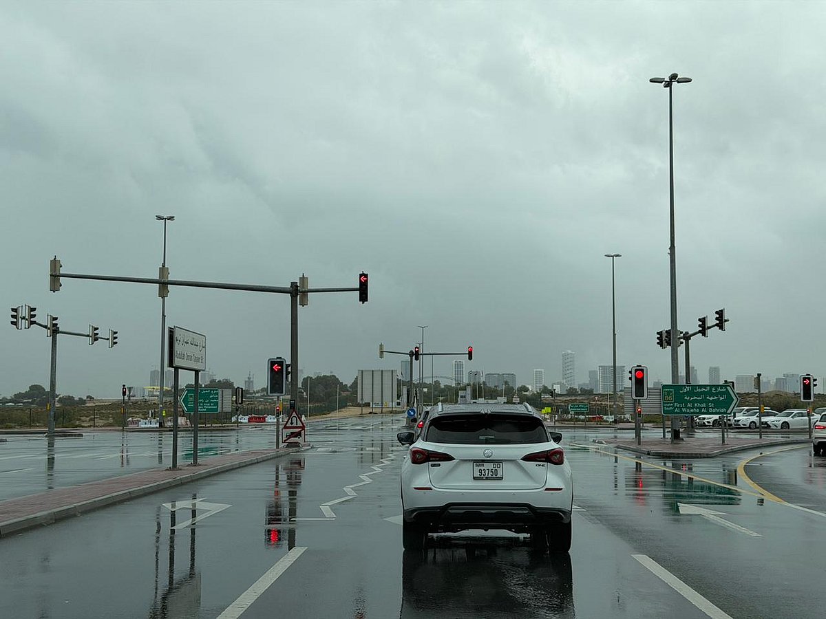 Why you shouldn’t use phones outdoors during thunderstorms. For live updates on the UAE’s weather, click here: