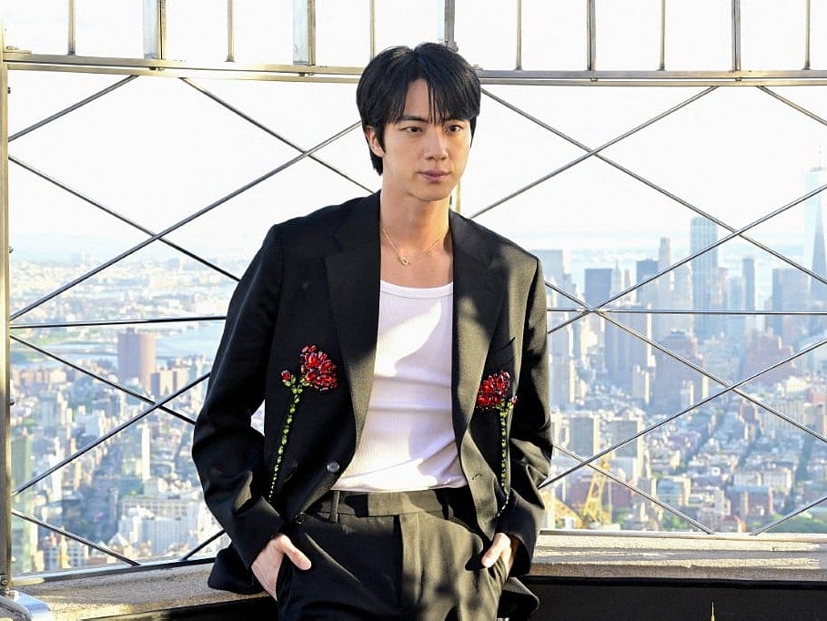 Leader RM had said, before adding, “If Jin’s tour had ended a bit earlier, he would have been able to join us.”