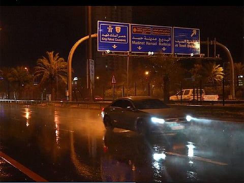 Lightning and heavy rain sweep across Manama