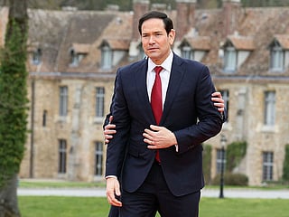 France's Foreign Affairs Minister Jean-Noel Barrot (behind) welcomes US Secretary of State Marco Rubio during a G7 Foreign Ministers' meeting at the Vaux-de-Cernay Abbey in Cernay-la-Ville outside Paris, on March 27, 2026. 