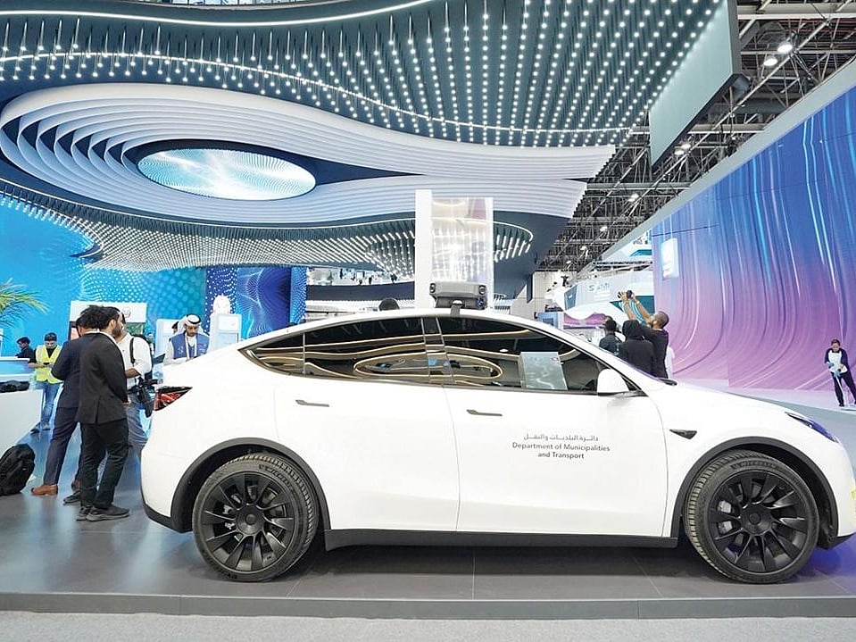 The smart vehicles carry out inspection tasks without human intervention. They use intelligent sensing and automated analysis to detect visual issues in public spaces and send real-time data to relevant teams.