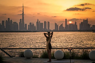 Temperatures are expected to range between 33°C and 38°C in coastal and island areas, while internal regions could see highs between 37°C and 43°C. 