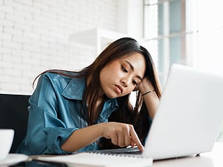 7 desk lifesavers to instantly lower your work stress 