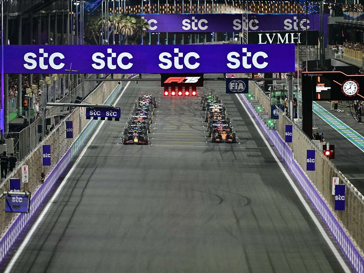 Drivers await start lights to kick off the 2025 Saudi Arabia Formula One Grand Prix at the Jeddah Corniche Circuit on April 20, 2025.